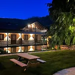 Fuentes Del Narcea Rurales *